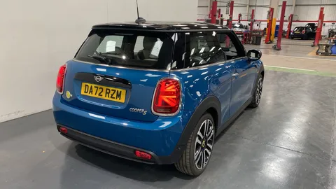 Mini Hatchback 135kW Cooper S Level 3 33kWh 3dr Auto