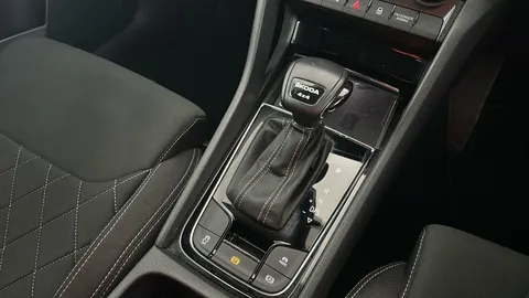 SKODA KAROQ 2.0 TSI Sportline 4x4 DSG