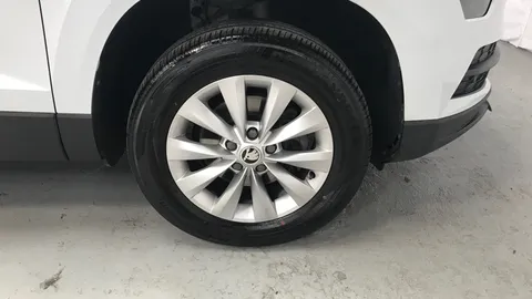 SKODA KAROQ 1.0 TSI SE Nav Plus