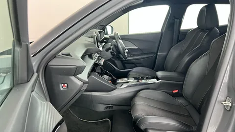 PEUGEOT 2008 100kW GT 50kWh Auto