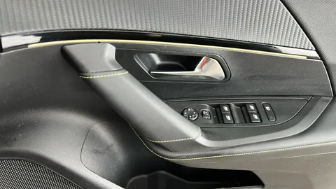 PEUGEOT 2008 100kW GT 50kWh Auto