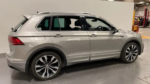 VOLKSWAGEN TIGUAN 2.0 TDi 150 4Motion R-Line DSG