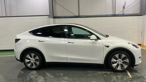 TESLA MODEL Y Long Range AWD Auto