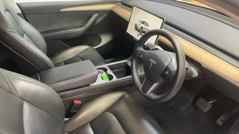 TESLA MODEL Y Long Range AWD Auto