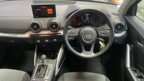 AUDI Q2 35 TFSI Technik S Tronic