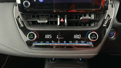 TOYOTA COROLLA 1.8 VVT-i Hybrid Icon Tech CVT