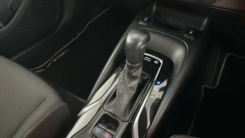 TOYOTA COROLLA 1.8 VVT-i Hybrid Icon Tech CVT