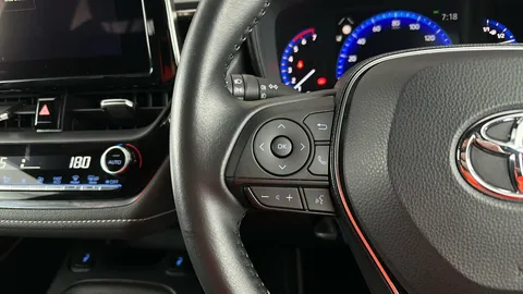 TOYOTA COROLLA 1.8 VVT-i Hybrid Icon Tech CVT