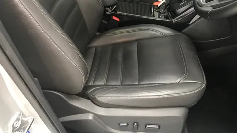 FORD KUGA 2.0 TDCi 180 Titanium X Auto