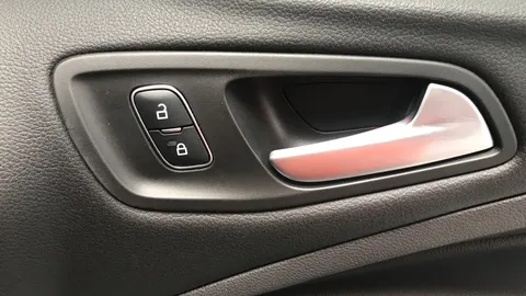 FORD KUGA 2.0 TDCi 180 Titanium X Auto