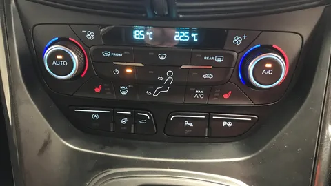 FORD KUGA 2.0 TDCi 180 Titanium X Auto