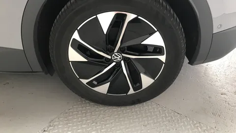 VOLKSWAGEN ID.4 210kW Match Pro 77kWh Auto