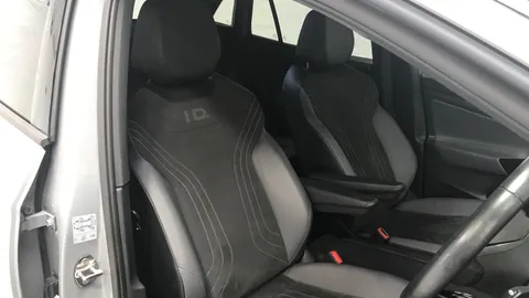VOLKSWAGEN ID.4 210kW Match Pro 77kWh Auto