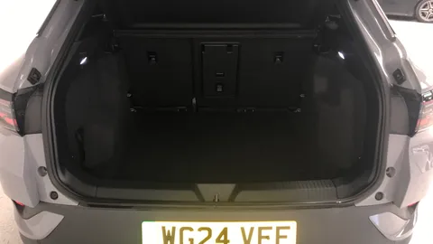VOLKSWAGEN ID.4 210kW Match Pro 77kWh Auto