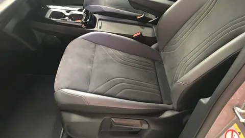 VOLKSWAGEN ID.4 210kW Match Pro 77kWh Auto