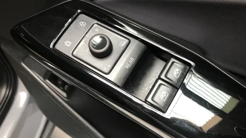 VOLKSWAGEN ID.4 210kW Match Pro 77kWh Auto