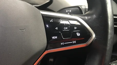 VOLKSWAGEN ID.4 210kW Match Pro 77kWh Auto