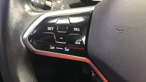 VOLKSWAGEN ID.4 210kW Match Pro 77kWh Auto