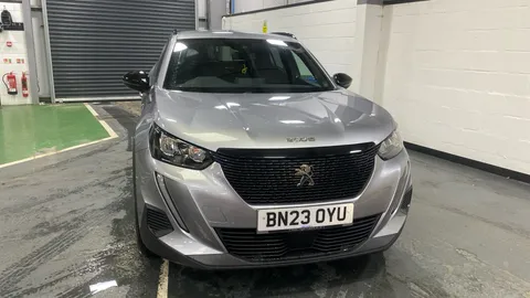 PEUGEOT 2008 1.2 PureTech Active Premium+