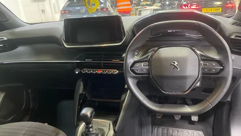 PEUGEOT 2008 1.2 PureTech Active Premium+