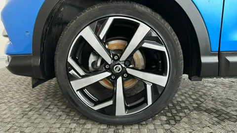 NISSAN QASHQAI 1.2 DiG-T Tekna Xtronic