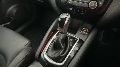 NISSAN QASHQAI 1.2 DiG-T Tekna Xtronic