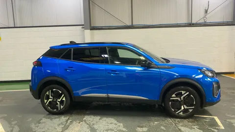 PEUGEOT 2008 1.2 PureTech 130 Allure