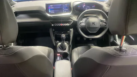 PEUGEOT 2008 1.2 PureTech 130 Allure