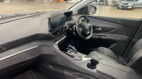 PEUGEOT 3008 1.2 PureTech Allure Premium EAT8