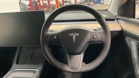 TESLA MODEL Y Long Range AWD Auto