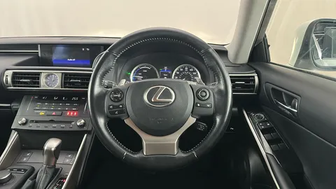 LEXUS IS 300h Advance CVT Auto