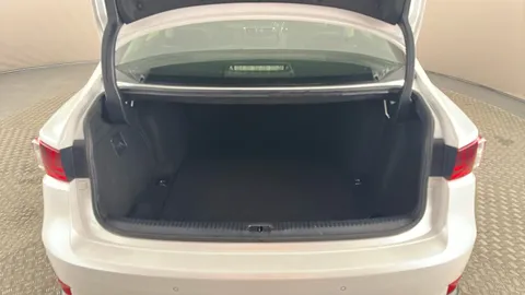 LEXUS IS 300h Advance CVT Auto