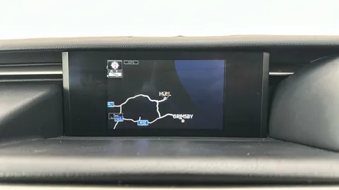 LEXUS IS 300h Advance CVT Auto