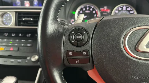LEXUS IS 300h Advance CVT Auto