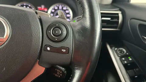 LEXUS IS 300h Advance CVT Auto