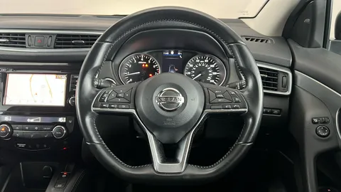 NISSAN QASHQAI 1.3 DiG-T N-Connecta