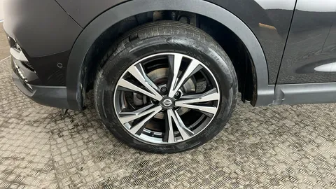 NISSAN QASHQAI 1.3 DiG-T N-Connecta