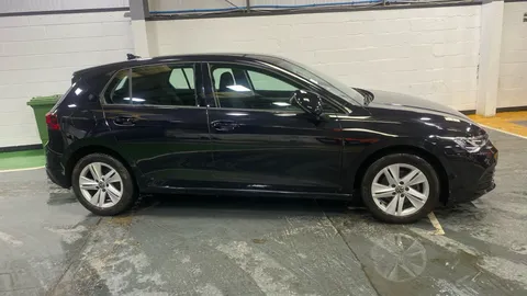 Volkswagen Golf 2.0 TDI Life 5dr DSG