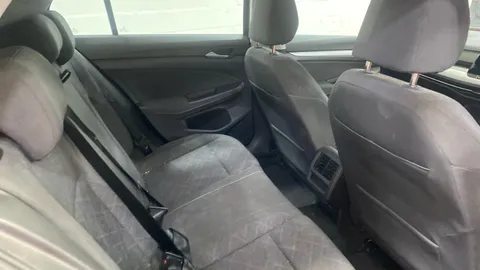 Volkswagen Golf 2.0 TDI Life 5dr DSG