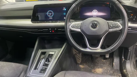 Volkswagen Golf 2.0 TDI Life 5dr DSG