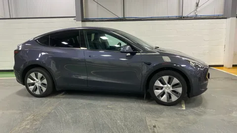 Tesla                     Model Y Long Range AWD 5dr Auto