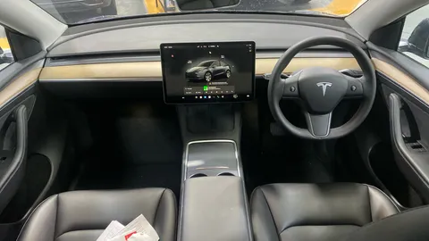Tesla                     Model Y Long Range AWD 5dr Auto