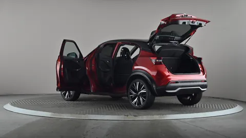 NISSAN JUKE 1.0 DiG-T 114 Tekna+