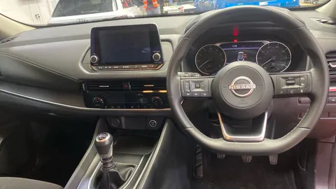 NISSAN QASHQAI 1.3 DiG-T MH Acenta Premium