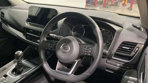 Nissan Qashqai 1.3 DiG-T MH 158 N-Connecta