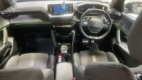 PEUGEOT 2008 1.2 PureTech 130 GT EAT8