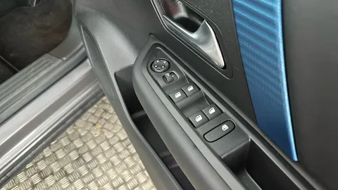 CITROEN C4 100kW Shine Plus 50kWh Auto