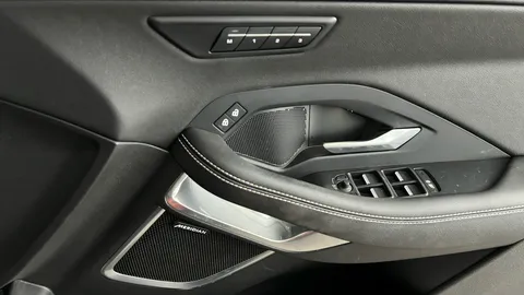 JAGUAR E-PACE 1.5 P300e R-Dynamic SE Black Auto