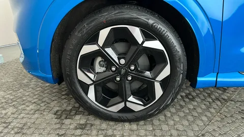 FORD PUMA 123kW Premium 43kWh Auto