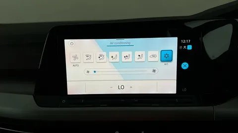 VOLKSWAGEN GOLF 2.0 TDI Life DSG